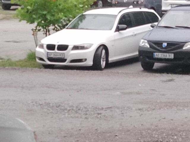 Белый БМВ 3 Серия, объемом двигателя 2 л и пробегом 320 тыс. км за 7600 $, фото 2 на Automoto.ua