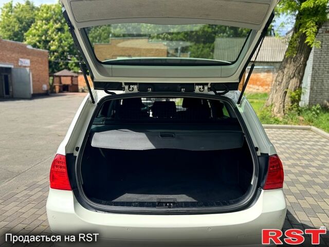 Белый БМВ 3 Серия, объемом двигателя 2 л и пробегом 405 тыс. км за 7900 $, фото 12 на Automoto.ua