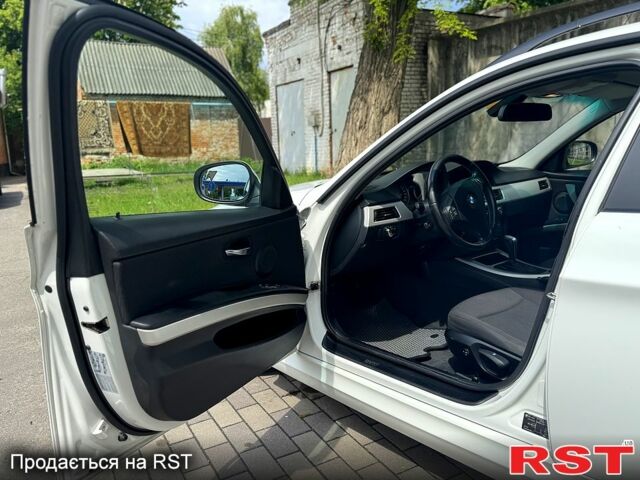 Белый БМВ 3 Серия, объемом двигателя 2 л и пробегом 405 тыс. км за 7900 $, фото 6 на Automoto.ua