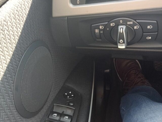 Белый БМВ 3 Серия, объемом двигателя 2 л и пробегом 286 тыс. км за 5311 $, фото 1 на Automoto.ua