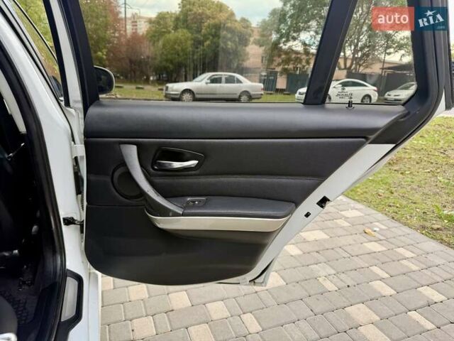 Білий БМВ 3 Серія, об'ємом двигуна 2 л та пробігом 340 тис. км за 8400 $, фото 65 на Automoto.ua