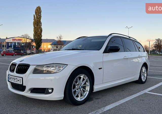 БМВ 3 Серия 2010 в Житомире на Automoto.ua Белый БМВ 3 Серия, объемом двигателя 2 л и пробегом 331 тыс. км за 8300 $, фото 4 на Automoto.ua