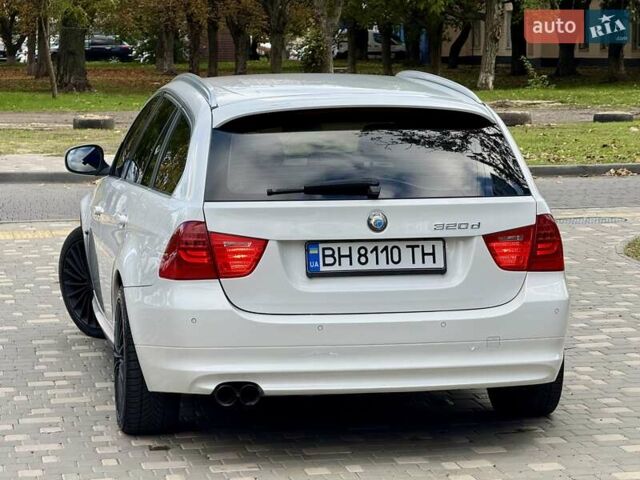 БМВ 3 Серия 2010 в Одессе на Automoto.ua Белый БМВ 3 Серия, объемом двигателя 2 л и пробегом 340 тыс. км за 8400 $, фото 30 на Automoto.ua