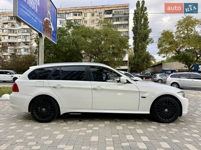 БМВ 3 Серия 2010 в Одессе на Automoto.ua Белый БМВ 3 Серия, объемом двигателя 2 л и пробегом 340 тыс. км за 8400 $, фото 7 на Automoto.ua