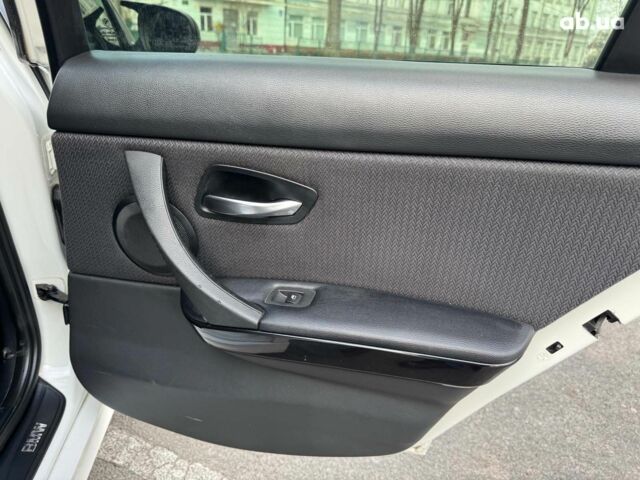 Белый БМВ 3 Серия, объемом двигателя 2 л и пробегом 340 тыс. км за 9290 $, фото 15 на Automoto.ua