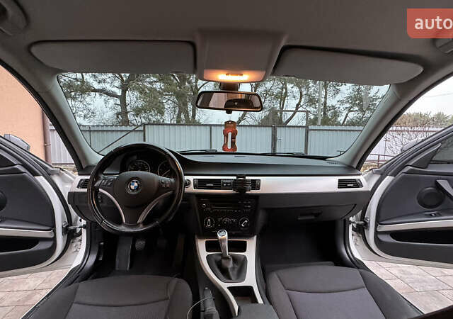 Білий БМВ 3 Серія, об'ємом двигуна 2 л та пробігом 213 тис. км за 8900 $, фото 17 на Automoto.ua