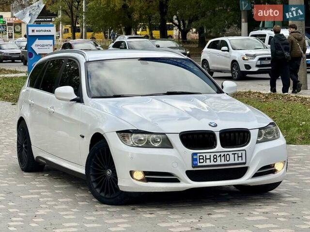 БМВ 3 Серия 2010 в Одессе на Automoto.ua Белый БМВ 3 Серия, объемом двигателя 2 л и пробегом 340 тыс. км за 8400 $, фото 27 на Automoto.ua