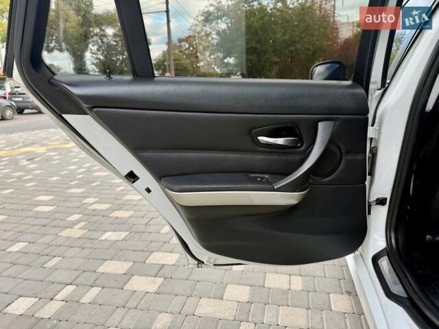 Білий БМВ 3 Серія, об'ємом двигуна 2 л та пробігом 340 тис. км за 8400 $, фото 60 на Automoto.ua