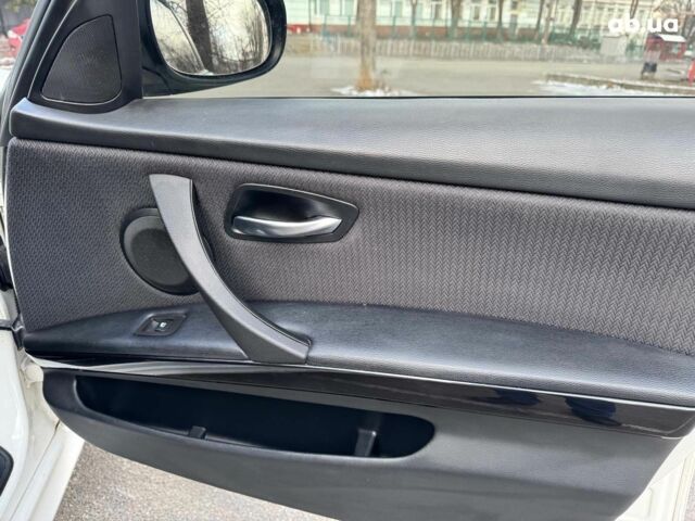 Белый БМВ 3 Серия, объемом двигателя 2 л и пробегом 340 тыс. км за 9290 $, фото 18 на Automoto.ua