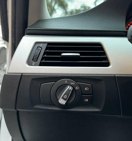 Білий БМВ 3 Серія, об'ємом двигуна 2 л та пробігом 213 тис. км за 8900 $, фото 21 на Automoto.ua