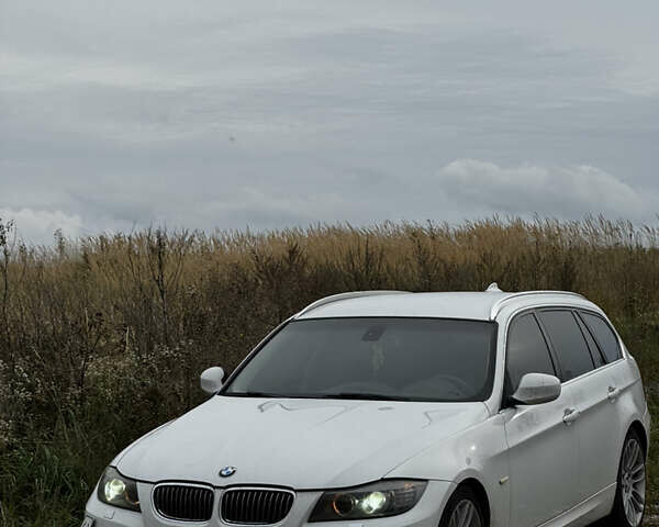 Белый БМВ 3 Серия, объемом двигателя 2 л и пробегом 267 тыс. км за 8200 $, фото 1 на Automoto.ua