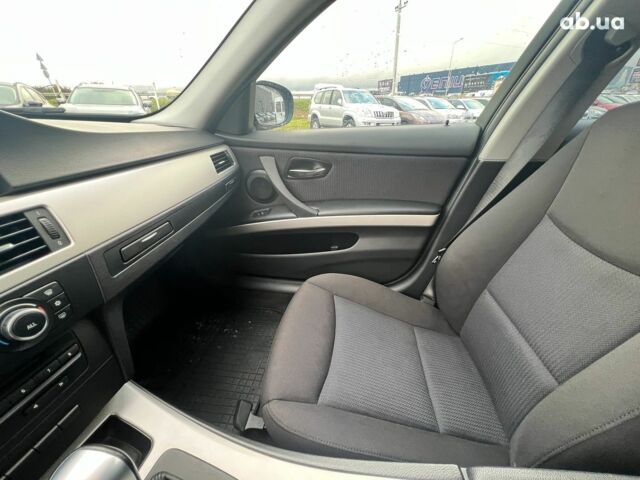 Білий БМВ 3 Серія, об'ємом двигуна 3 л та пробігом 255 тис. км за 9980 $, фото 20 на Automoto.ua