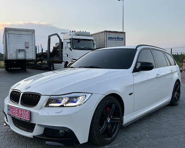 Белый БМВ 3 Серия, объемом двигателя 2 л и пробегом 226 тыс. км за 12500 $, фото 1 на Automoto.ua