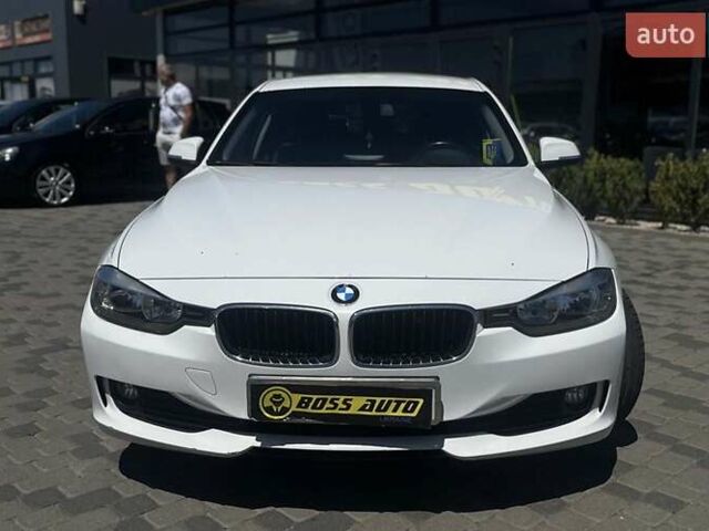 Белый БМВ 3 Серия, объемом двигателя 2 л и пробегом 305 тыс. км за 11200 $, фото 1 на Automoto.ua