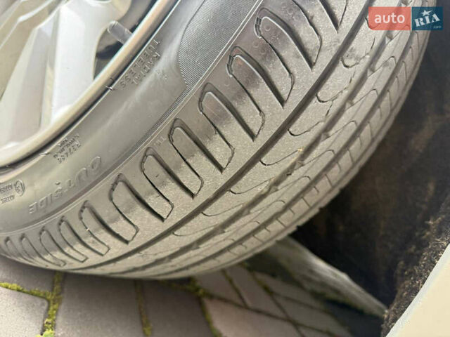 Білий БМВ 3 Серія, об'ємом двигуна 2 л та пробігом 252 тис. км за 11999 $, фото 12 на Automoto.ua