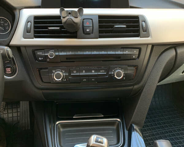 Белый БМВ 3 Серия, объемом двигателя 2 л и пробегом 267 тыс. км за 12000 $, фото 8 на Automoto.ua