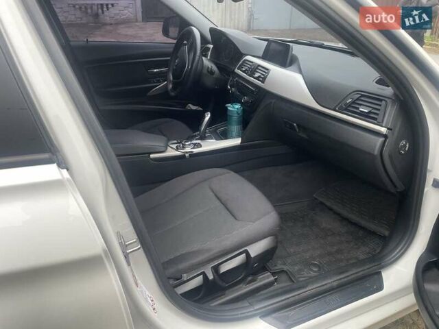 Белый БМВ 3 Серия, объемом двигателя 2 л и пробегом 217 тыс. км за 15000 $, фото 5 на Automoto.ua