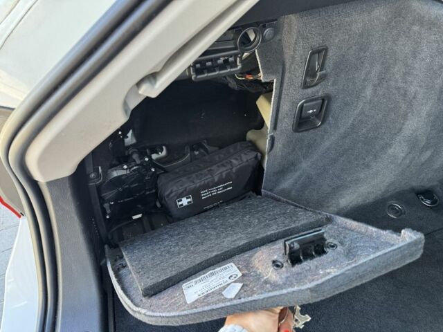 Белый БМВ 3 Серия, объемом двигателя 2 л и пробегом 296 тыс. км за 13700 $, фото 9 на Automoto.ua