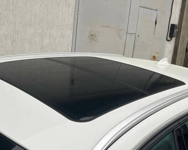 Білий БМВ 3 Серія, об'ємом двигуна 2 л та пробігом 213 тис. км за 15000 $, фото 11 на Automoto.ua