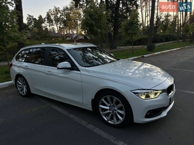 Белый БМВ 3 Серия, объемом двигателя 3 л и пробегом 270 тыс. км за 18650 $, фото 1 на Automoto.ua