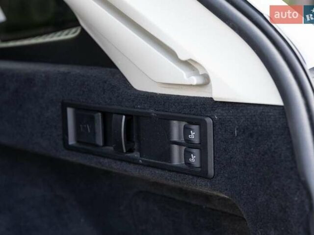 Білий БМВ 3 Серія, об'ємом двигуна 2 л та пробігом 160 тис. км за 33200 $, фото 42 на Automoto.ua