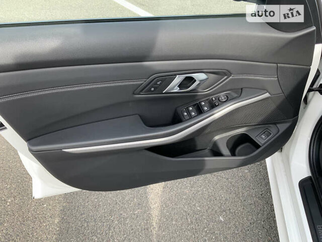 Білий БМВ 3 Серія, об'ємом двигуна 2 л та пробігом 140 тис. км за 25750 $, фото 7 на Automoto.ua