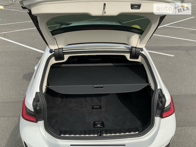 Білий БМВ 3 Серія, об'ємом двигуна 2 л та пробігом 140 тис. км за 25750 $, фото 5 на Automoto.ua