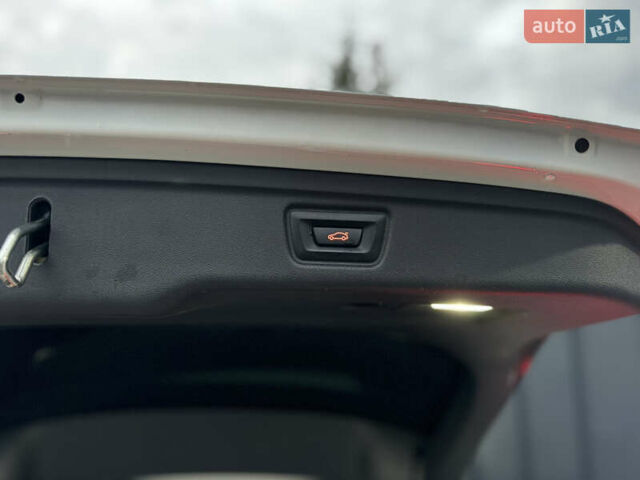 Белый БМВ 3 Серия, объемом двигателя 2 л и пробегом 214 тыс. км за 26500 $, фото 25 на Automoto.ua