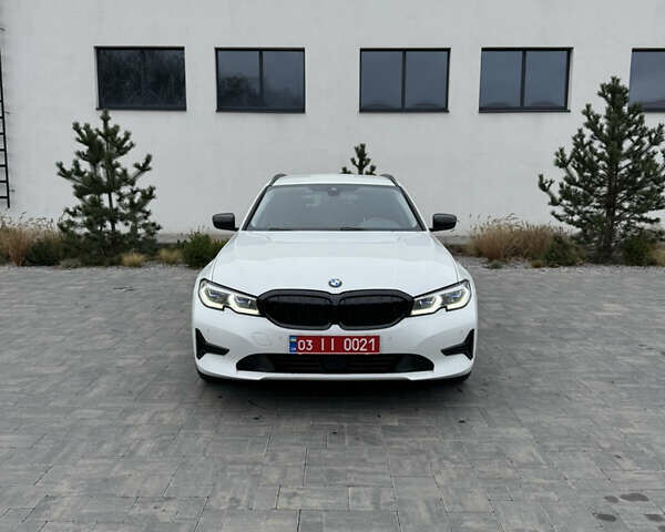 Белый БМВ 3 Серия, объемом двигателя 2 л и пробегом 205 тыс. км за 31500 $, фото 1 на Automoto.ua