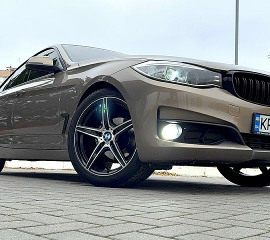 Белый БМВ 3 Серия, объемом двигателя 2 л и пробегом 205 тыс. км за 18000 $, фото 2 на Automoto.ua