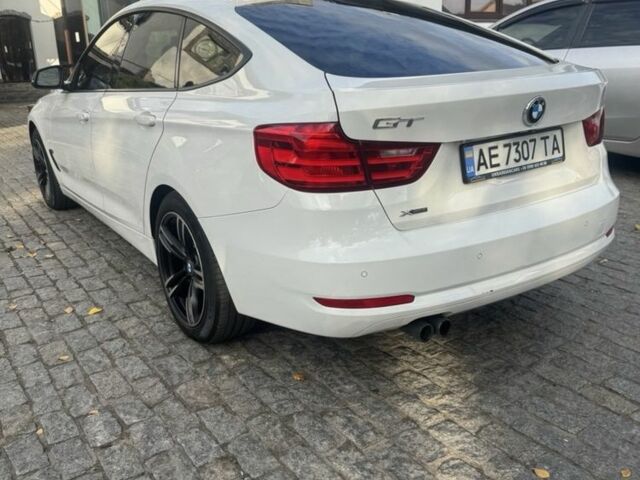 БМВ 3 Серия 2015 в Днепре (Днепропетровске) на Automoto.ua Белый БМВ 3 Серия, объемом двигателя 2 л и пробегом 138 тыс. км за 17799 $, фото 3 на Automoto.ua