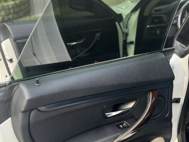 БМВ 3 Серия 2015 в Днепре (Днепропетровске) на Automoto.ua Белый БМВ 3 Серия, объемом двигателя 2 л и пробегом 138 тыс. км за 17799 $, фото 7 на Automoto.ua