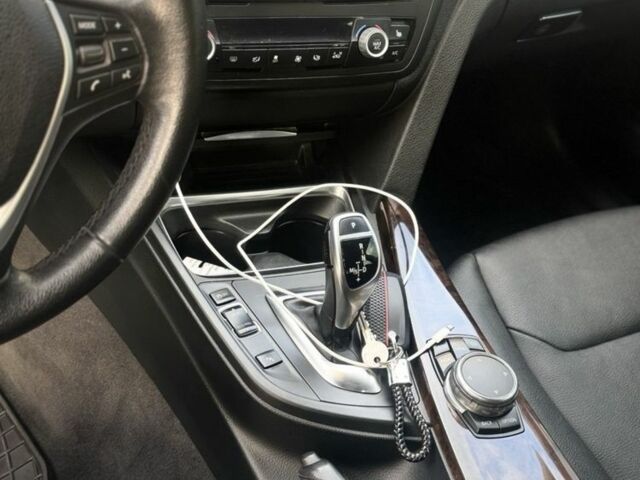 БМВ 3 Серия 2015 в Днепре (Днепропетровске) на Automoto.ua Белый БМВ 3 Серия, объемом двигателя 2 л и пробегом 138 тыс. км за 17799 $, фото 9 на Automoto.ua