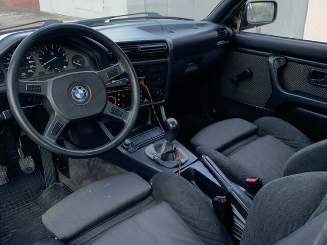 Бежевый БМВ 3 Серия, объемом двигателя 1.8 л и пробегом 457 тыс. км за 1550 $, фото 11 на Automoto.ua