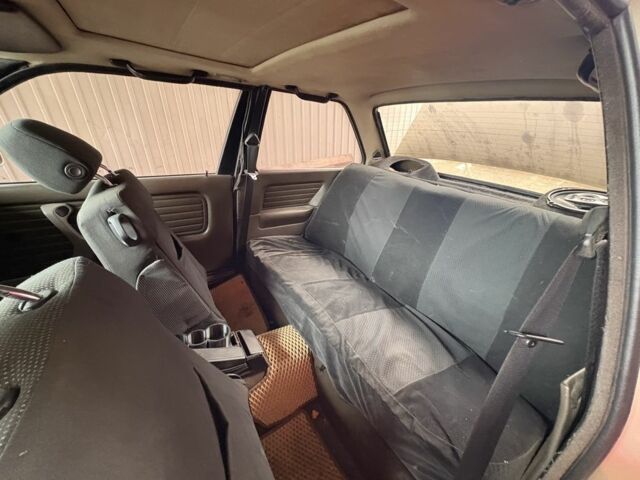 Бежевый БМВ 3 Серия, объемом двигателя 1.8 л и пробегом 219 тыс. км за 1500 $, фото 4 на Automoto.ua