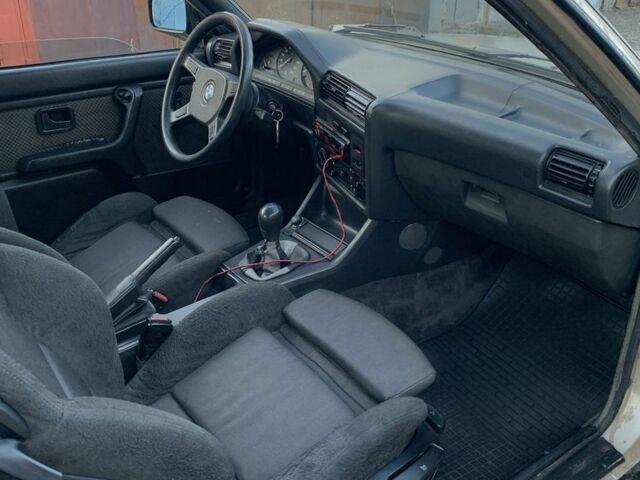 Бежевый БМВ 3 Серия, объемом двигателя 1.8 л и пробегом 457 тыс. км за 1550 $, фото 12 на Automoto.ua