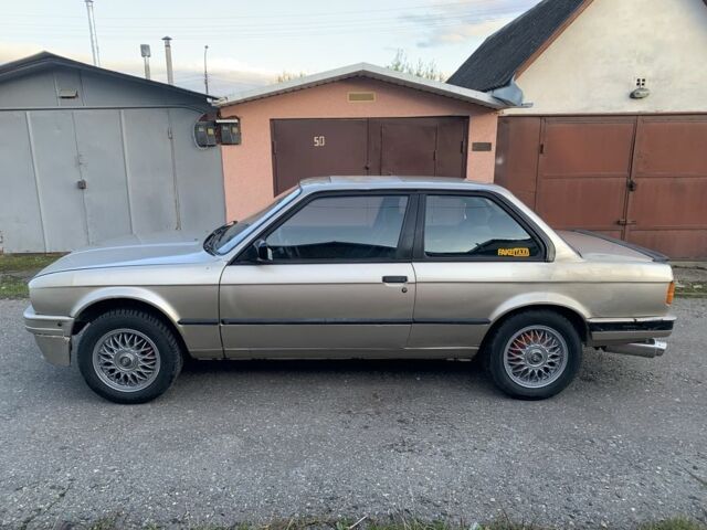 Бежевый БМВ 3 Серия, объемом двигателя 1.8 л и пробегом 457 тыс. км за 1550 $, фото 4 на Automoto.ua