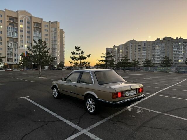 Бежевый БМВ 3 Серия, объемом двигателя 1.8 л и пробегом 500 тыс. км за 2100 $, фото 4 на Automoto.ua