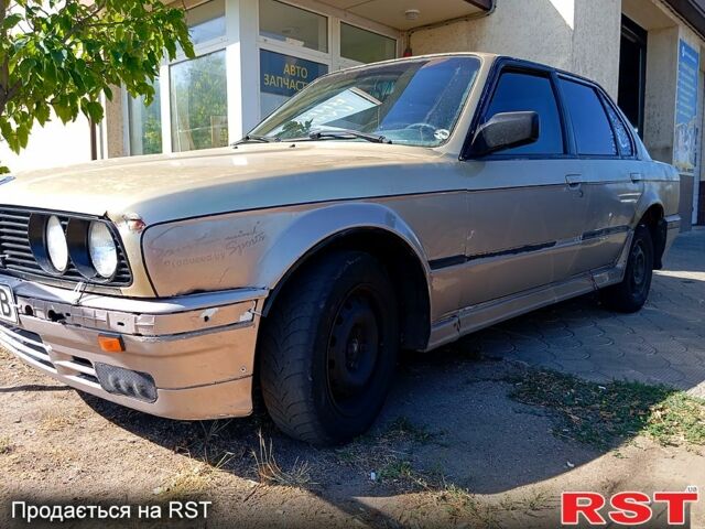 Бежевий БМВ 3 Серія, об'ємом двигуна 1.6 л та пробігом 250 тис. км за 1100 $, фото 3 на Automoto.ua