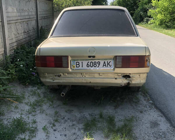 Бежевый БМВ 3 Серия, объемом двигателя 1.8 л и пробегом 50 тыс. км за 900 $, фото 3 на Automoto.ua