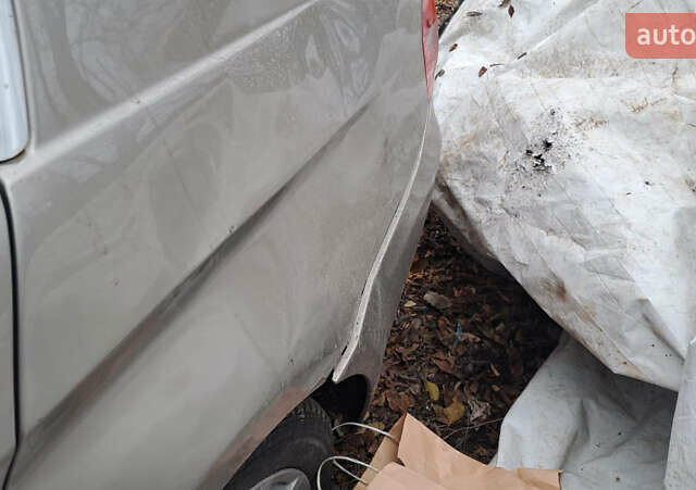 Бежевый БМВ 3 Серия, объемом двигателя 2.5 л и пробегом 255 тыс. км за 4500 $, фото 14 на Automoto.ua