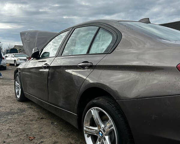 БМВ 3 Серія 2013 у Києві на Automoto.ua Бежевий БМВ 3 Серія, об'ємом двигуна 2 л та пробігом 120 тис. км за 6200 $, фото 2 на Automoto.ua