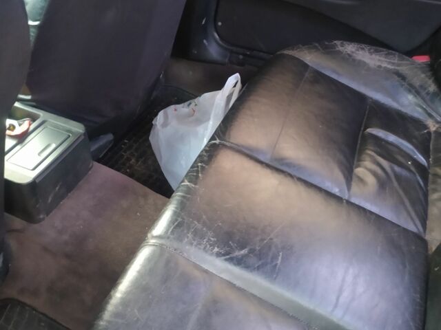 Чорний БМВ 3 Серія, об'ємом двигуна 2 л та пробігом 400 тис. км за 2500 $, фото 3 на Automoto.ua