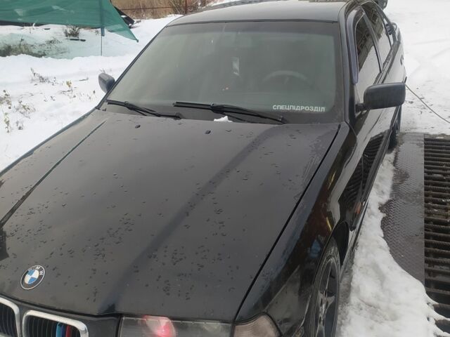 Чорний БМВ 3 Серія, об'ємом двигуна 2 л та пробігом 400 тис. км за 2500 $, фото 6 на Automoto.ua