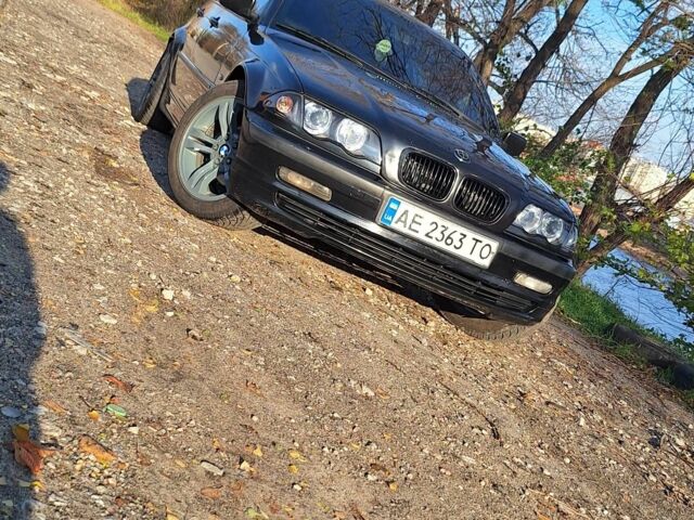 Черный БМВ 3 Серия, объемом двигателя 1.9 л и пробегом 500 тыс. км за 3800 $, фото 1 на Automoto.ua