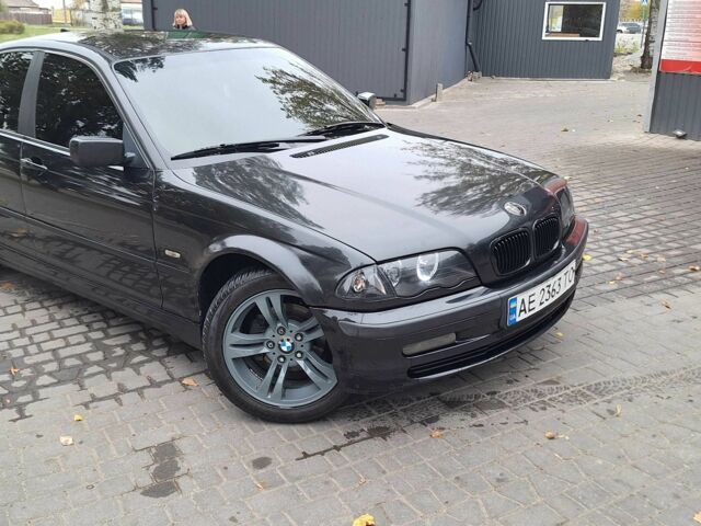 Черный БМВ 3 Серия, объемом двигателя 1.9 л и пробегом 500 тыс. км за 3800 $, фото 3 на Automoto.ua