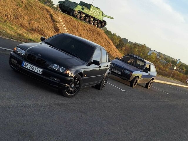 Черный БМВ 3 Серия, объемом двигателя 1.9 л и пробегом 500 тыс. км за 3800 $, фото 6 на Automoto.ua