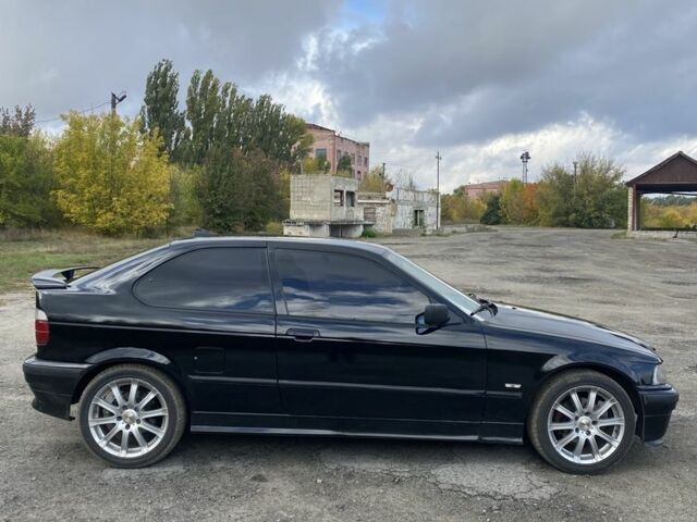 Чорний БМВ 3 Серія, об'ємом двигуна 1.6 л та пробігом 377 тис. км за 2500 $, фото 2 на Automoto.ua