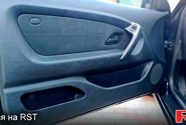 Чорний БМВ 3 Серія, об'ємом двигуна 2 л та пробігом 379 тис. км за 4100 $, фото 6 на Automoto.ua