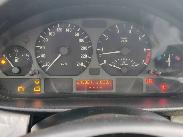 Чорний БМВ 3 Серія, об'ємом двигуна 1.8 л та пробігом 280 тис. км за 3700 $, фото 7 на Automoto.ua